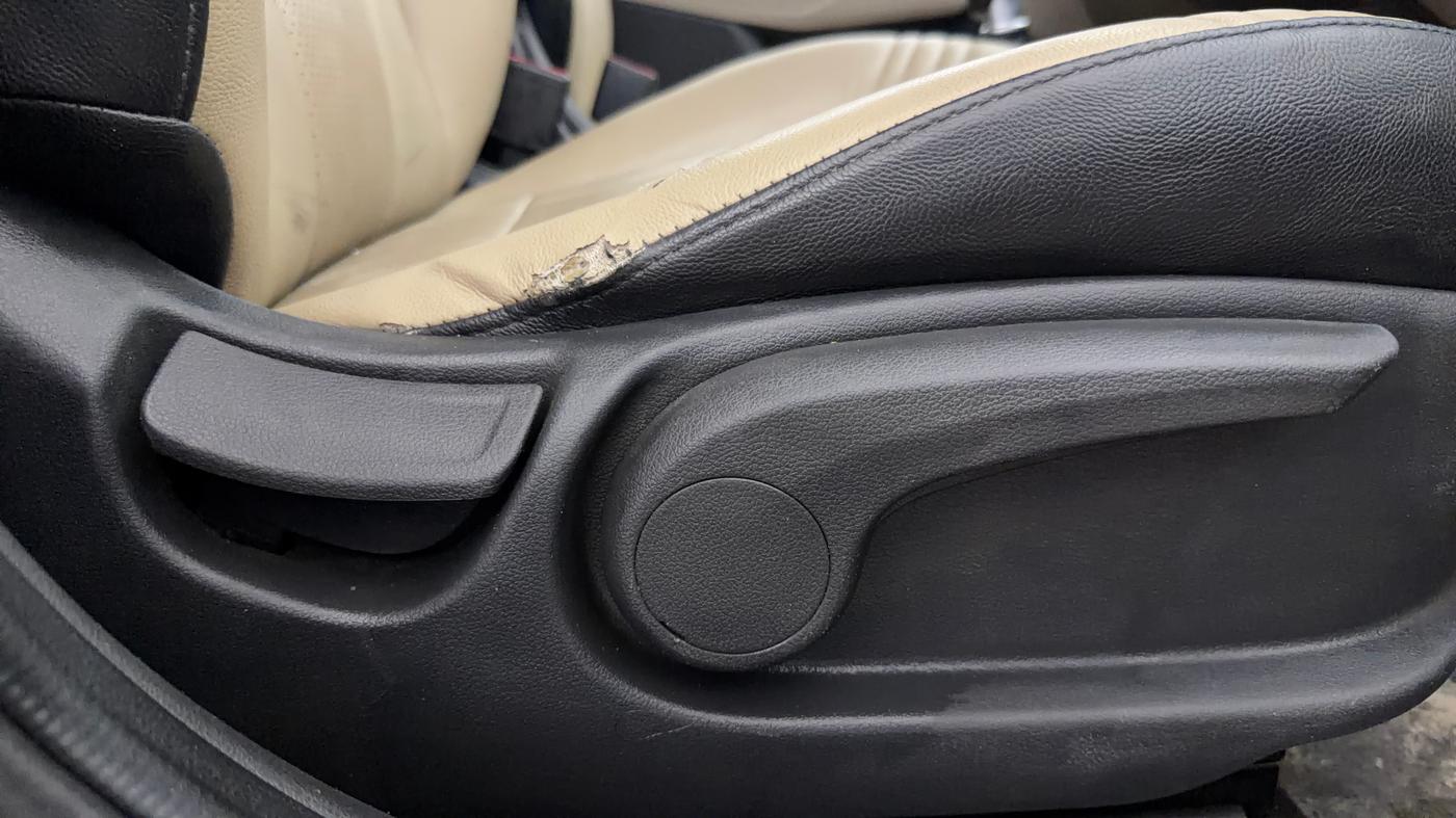 2019 Hyundai Verna 1.6 VTVT SX, Petrol, Manual, 82,131 km, Driver Side Adjustment Panel
