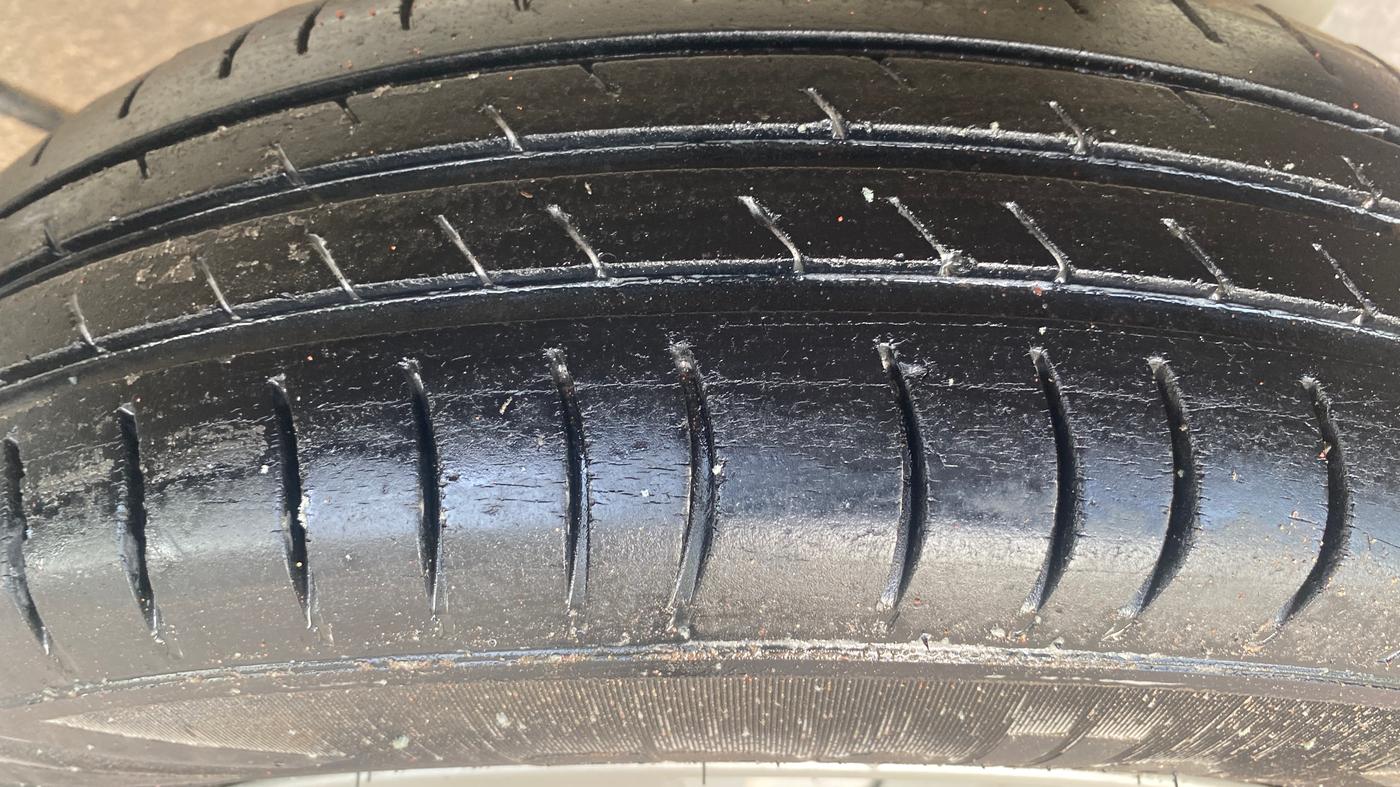 2020 Maruti Eeco 7 STR, Petrol, Manual, 44,990 km, Left Rear Tyre Tread