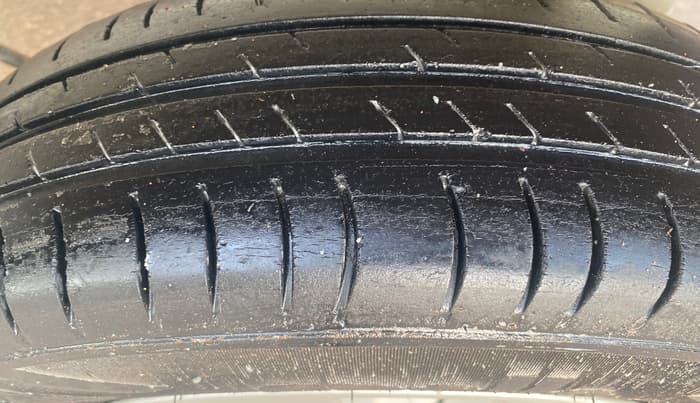2020 Maruti Eeco 7 STR, Petrol, Manual, 44,986 km, Left Rear Tyre Tread