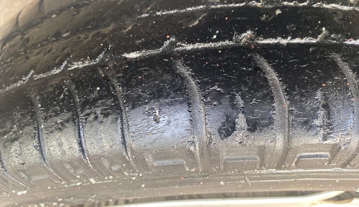 2020 Maruti Eeco 7 STR, Petrol, Manual, 44,986 km, Left Front Tyre Tread