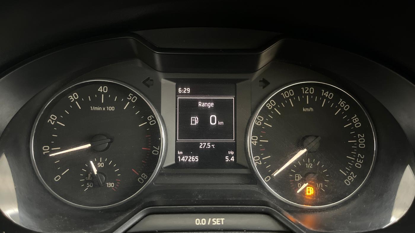 2015 Skoda Octavia AMBITION 1.4 TSI, Petrol, Manual, 1,47,263 km, Odometer Image