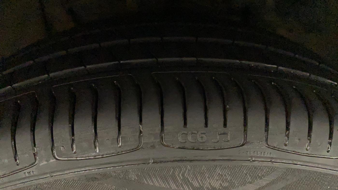 2018 Tata NEXON XZA PLUS DIESEL, Diesel, Automatic, 79,194 km, Right Front Tyre Tread