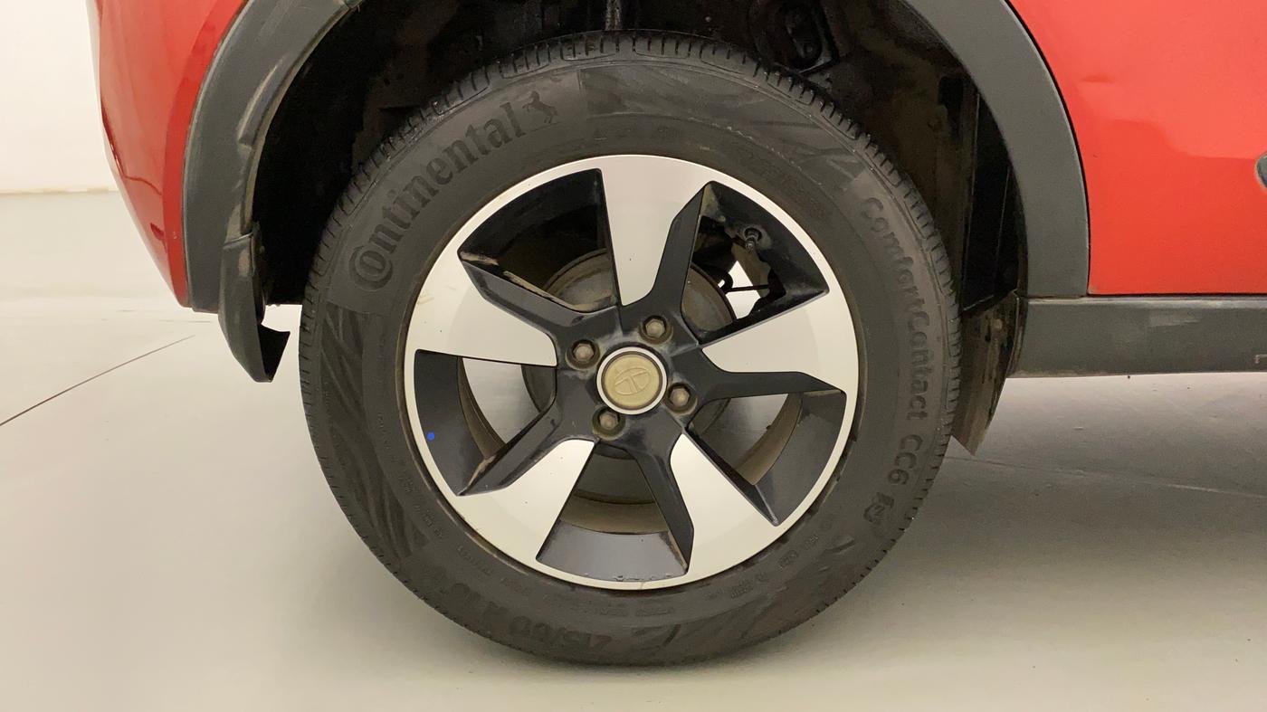 2018 Tata NEXON XZA PLUS DIESEL, Diesel, Automatic, 79,194 km, Right Rear Wheel