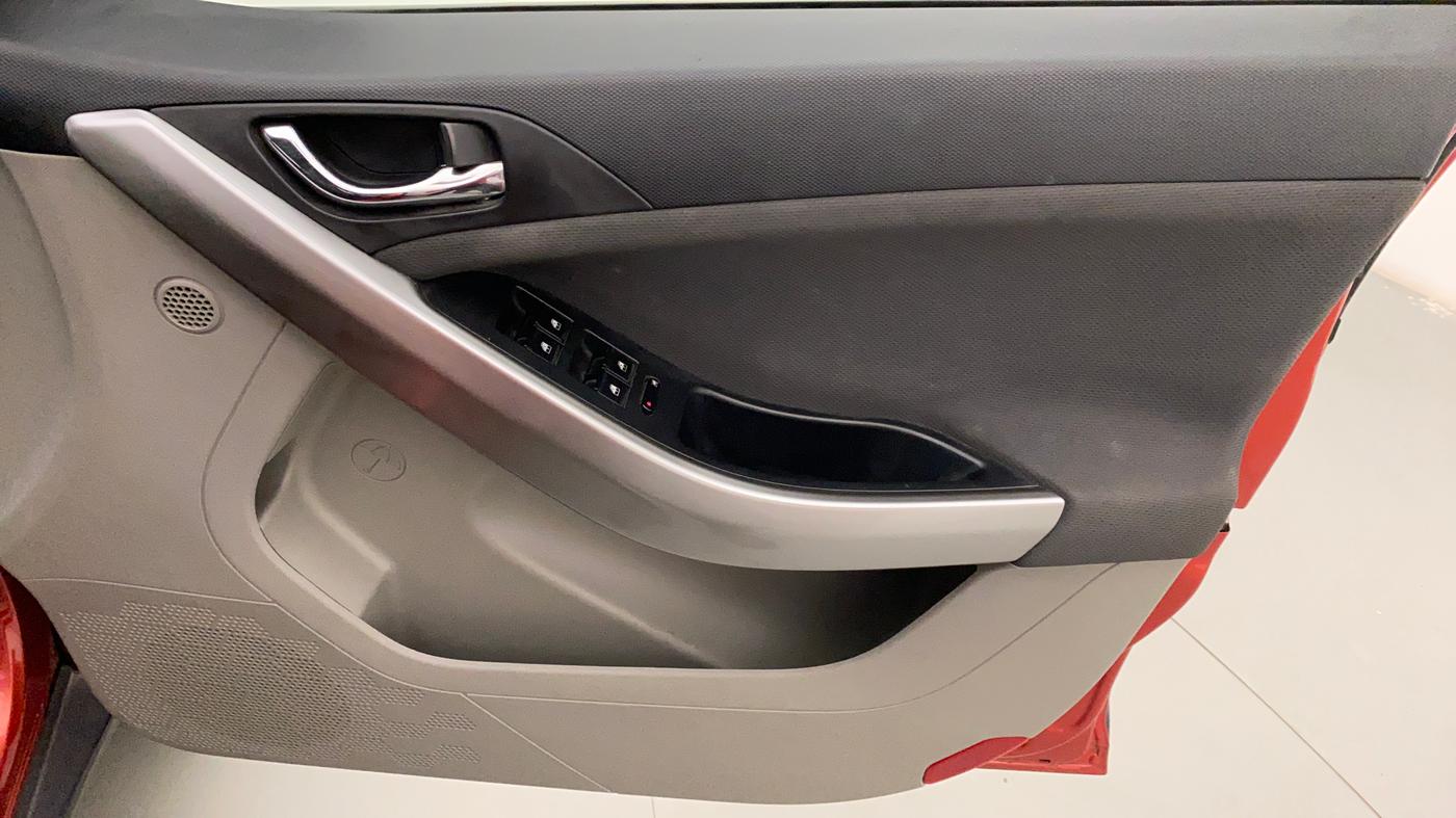 2018 Tata NEXON XZA PLUS DIESEL, Diesel, Automatic, 79,194 km, Driver Side Door Panels Control
