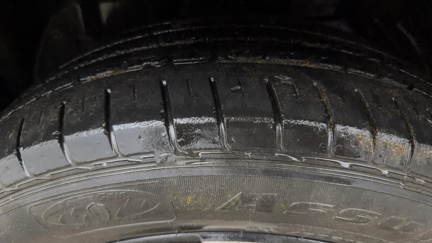 2020 MG HECTOR PLUS SHARP 1.5 PETROL TURBO DCT 6-STR, Petrol, Automatic, 35,361 km, Left Front Tyre Tread