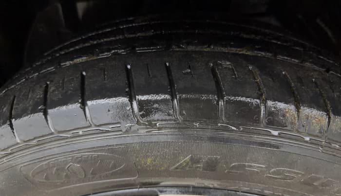 2020 MG HECTOR PLUS SHARP 1.5 PETROL TURBO DCT 6-STR, Petrol, Automatic, 35,271 km, Left Front Tyre Tread