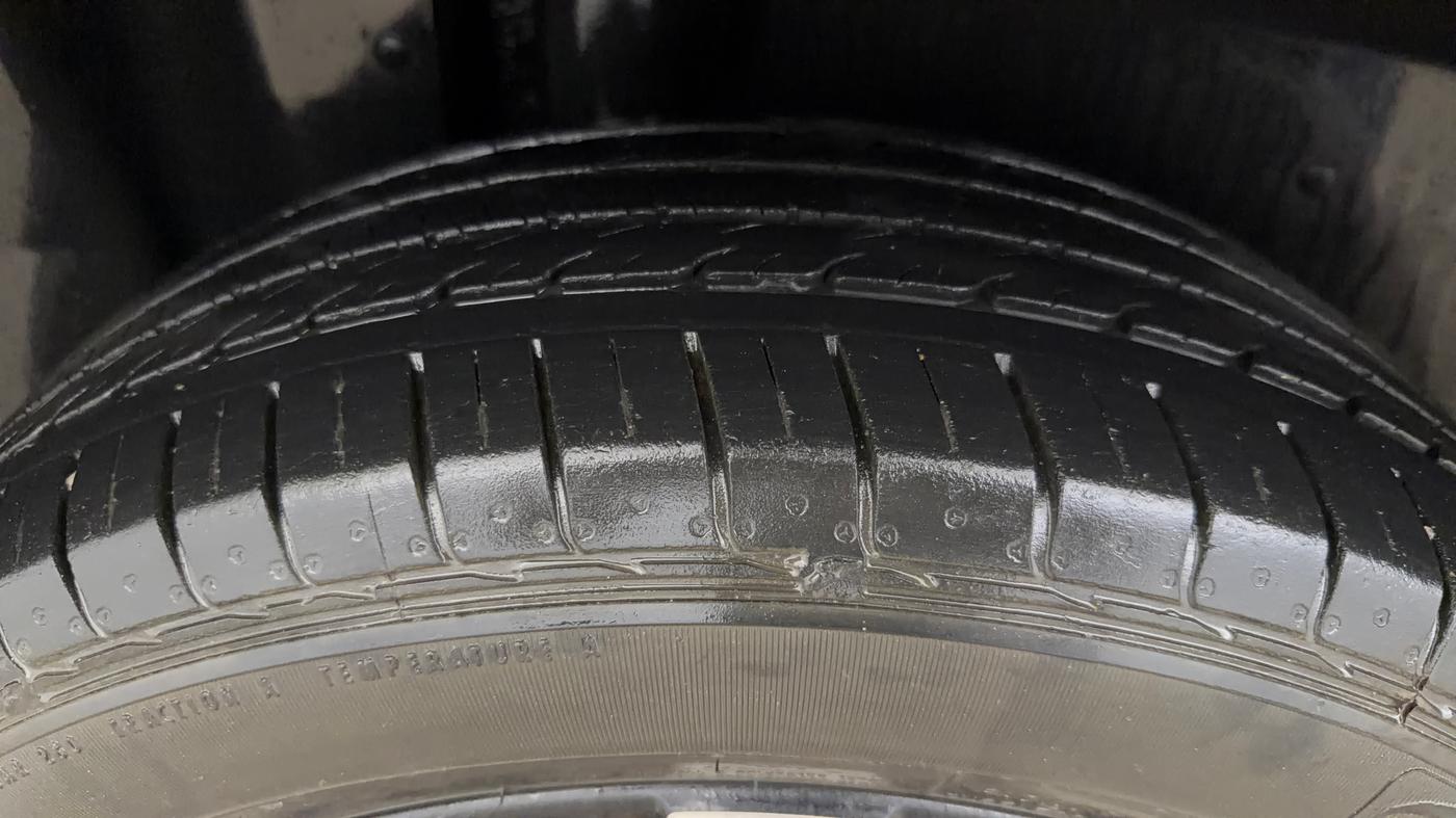 2020 MG HECTOR PLUS SHARP 1.5 PETROL TURBO DCT 6-STR, Petrol, Automatic, 35,361 km, Right Rear Tyre Tread