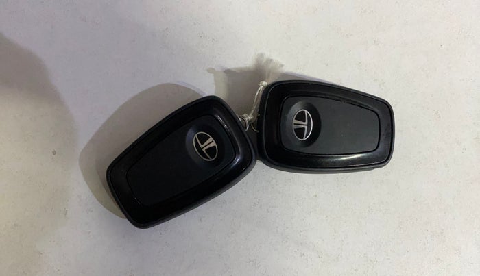 2025 Tata TIGOR XZA PLUS PETROL, Petrol, Automatic, 7,502 km, Key Close Up