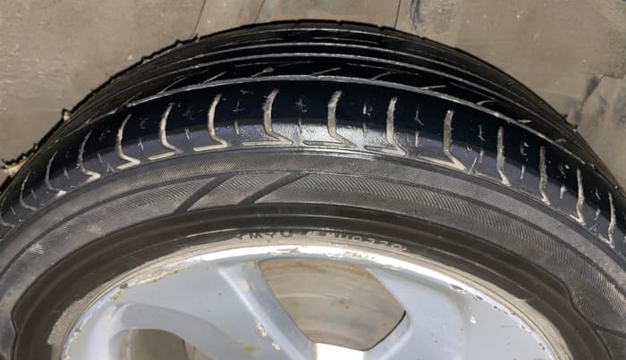 2015 Honda City 1.5L I-VTEC VX CVT, Petrol, Automatic, 1,19,628 km, Left Rear Tyre Tread