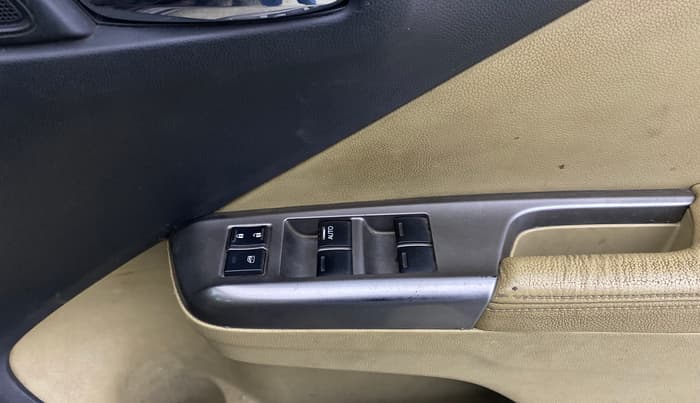 2015 Honda City 1.5L I-VTEC VX CVT, Petrol, Automatic, 1,19,628 km, Driver Side Door Panels Control