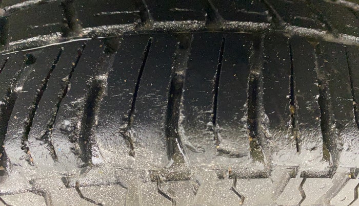 2018 Hyundai Eon ERA +, Petrol, Manual, 21,261 km, Left Front Tyre Tread