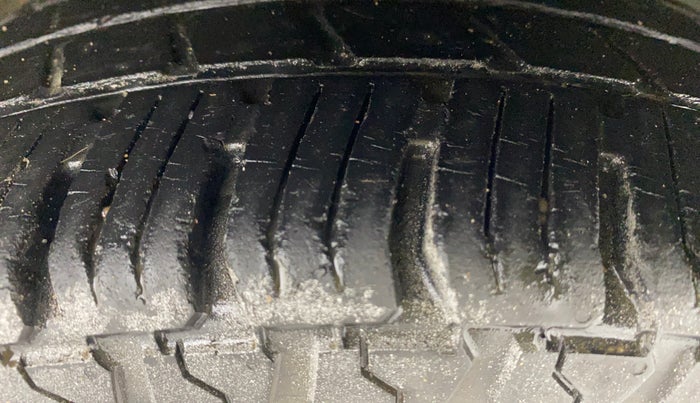 2018 Hyundai Eon ERA +, Petrol, Manual, 21,261 km, Right Front Tyre Tread