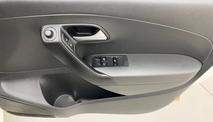 2018 Volkswagen Polo COMFORTLINE 1.0L MPI, Petrol, Manual, 78,969 km, Driver Side Door Panels Control