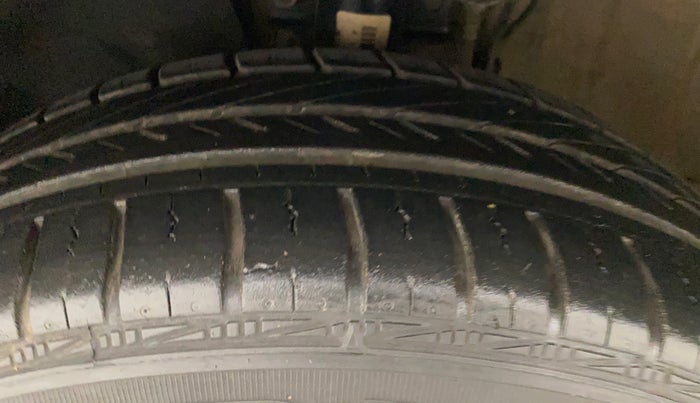 2018 Volkswagen Polo COMFORTLINE 1.0L MPI, Petrol, Manual, 78,969 km, Left Front Tyre Tread