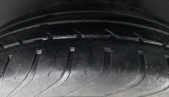 2018 Volkswagen Ameo COMFORTLINE 1.0, Petrol, Manual, 43,534 km, Left Rear Tyre Tread