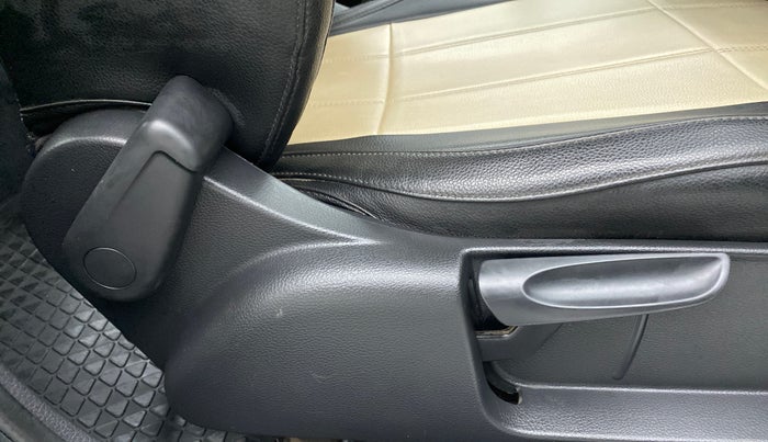 2018 Volkswagen Ameo COMFORTLINE 1.0, Petrol, Manual, 43,534 km, Driver Side Adjustment Panel