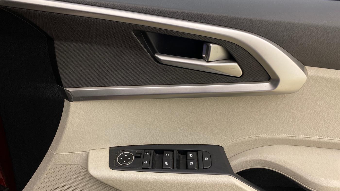 2024 KIA CARENS PRESTIGE 1.5 PETROL 7 STR, Petrol, Manual, 8,509 km, Driver Side Door Panels Control