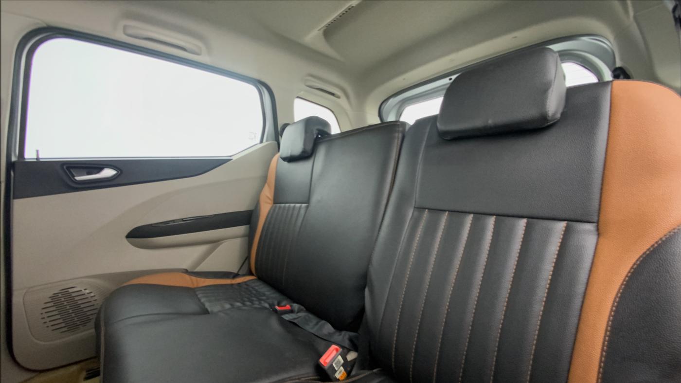 2019 Renault TRIBER 1.0 RXZ, Petrol, Manual, 22,188 km, Right Side Rear Door Cabin