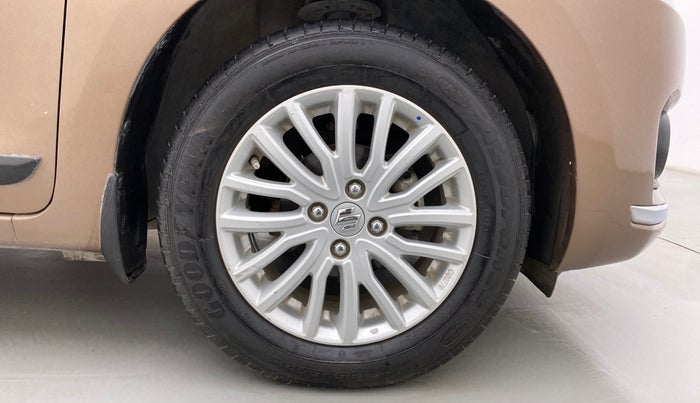 2018 Maruti Dzire ZDI, Diesel, Manual, 49,766 km, Right Front Wheel