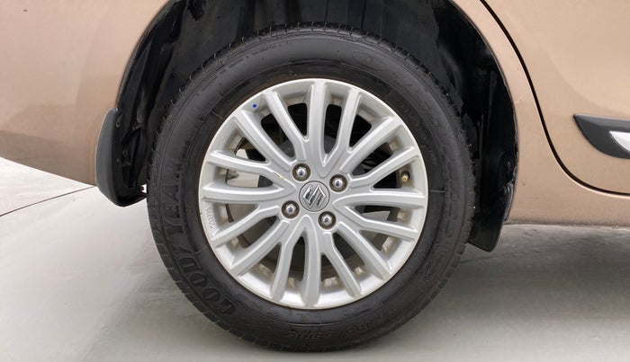 2018 Maruti Dzire ZDI, Diesel, Manual, 49,766 km, Right Rear Wheel