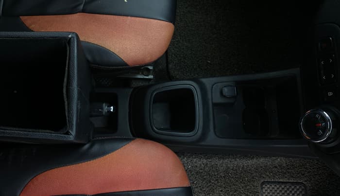 2018 Renault Kwid RXT 1.0 AMT (O), CNG, Automatic, 61,268 km, Gear Lever