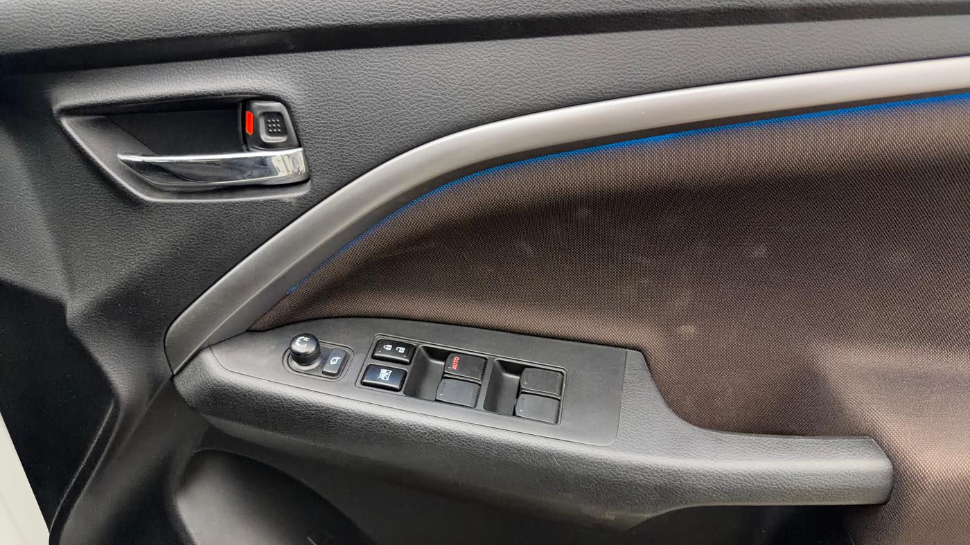 2024 Maruti BREZZA ZXI + AT SMART HYBRID, Petrol, Automatic, 9,544 km, Driver Side Door Panels Control