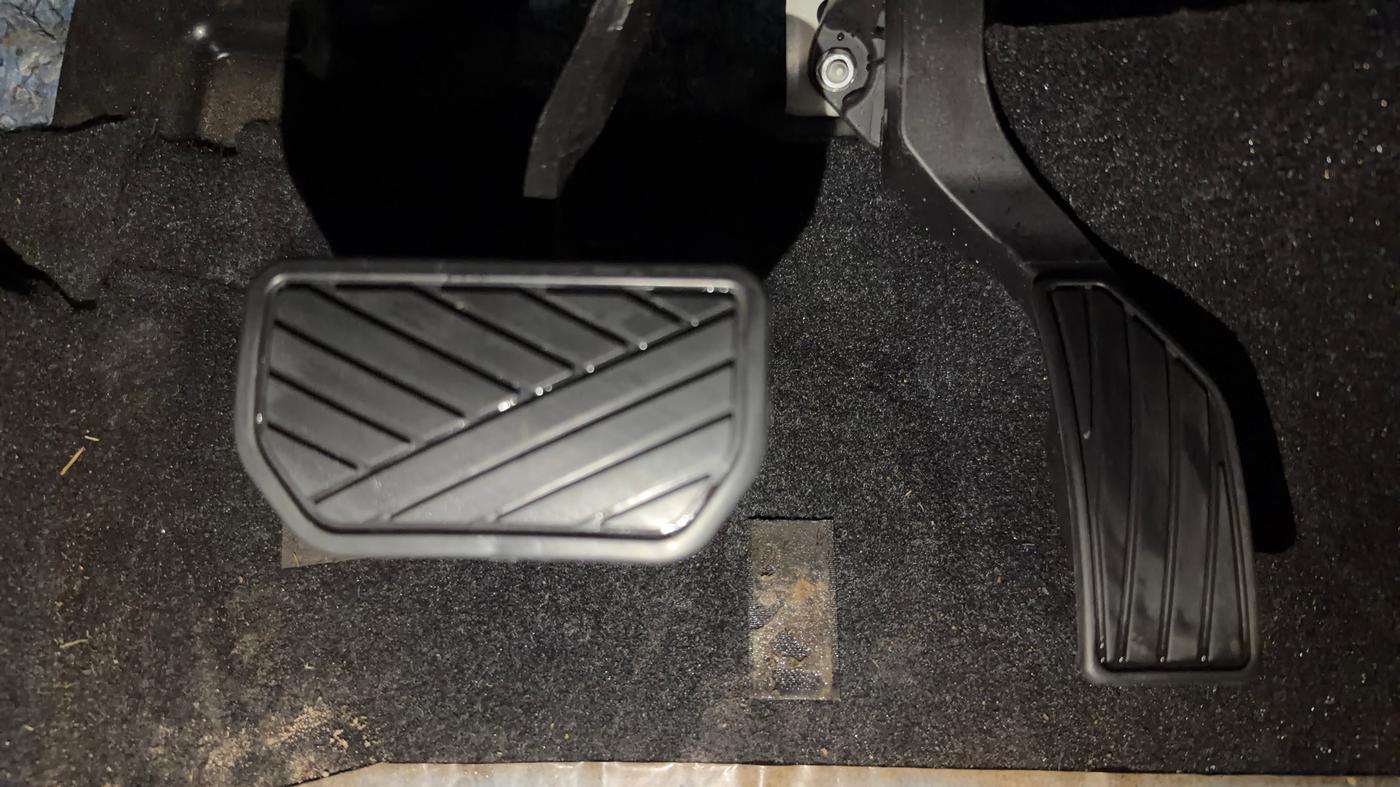 2024 Maruti BREZZA ZXI + AT SMART HYBRID, Petrol, Automatic, 9,544 km, Pedals
