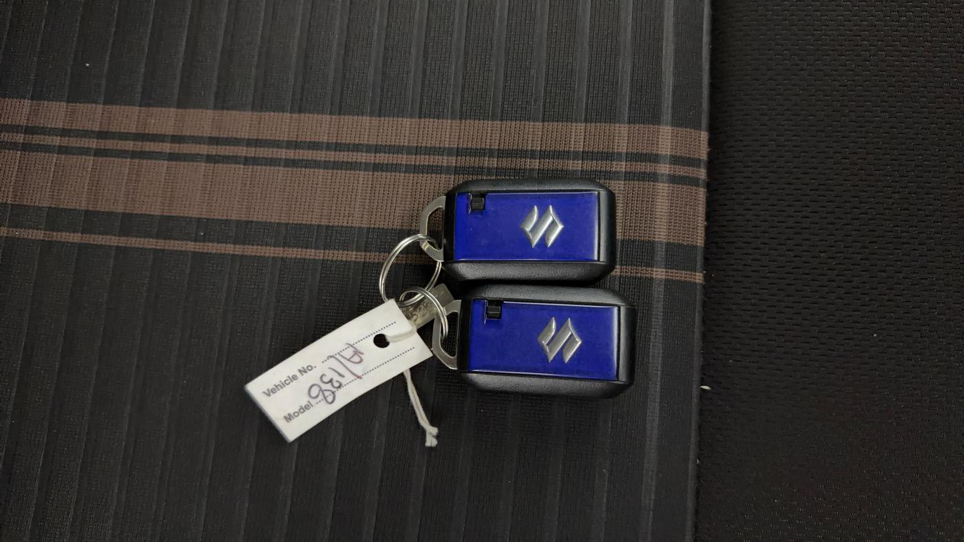 2024 Maruti BREZZA ZXI + AT SMART HYBRID, Petrol, Automatic, 9,544 km, Key Close Up
