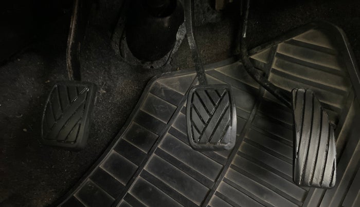 2015 Maruti Wagon R 1.0 LXI, Petrol, Manual, 95,111 km, Pedals