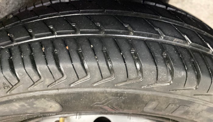 2015 Maruti Wagon R 1.0 LXI, Petrol, Manual, 95,111 km, Left Rear Tyre Tread