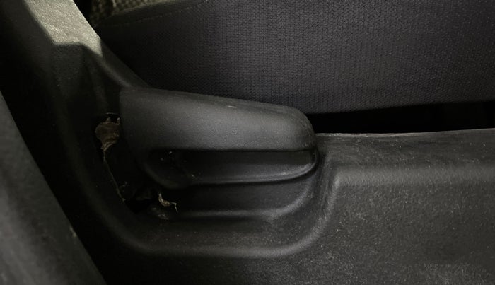 2015 Maruti Wagon R 1.0 LXI, Petrol, Manual, 95,111 km, Driver Side Adjustment Panel