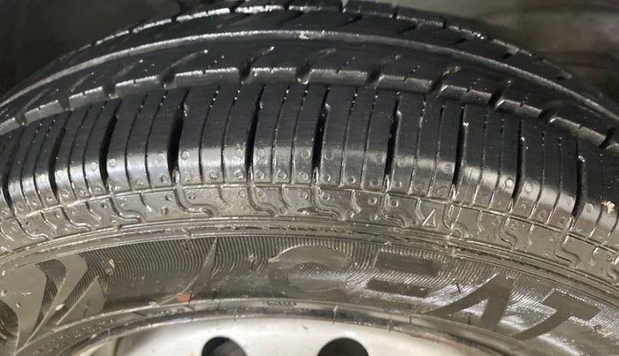 2015 Maruti Wagon R 1.0 LXI, Petrol, Manual, 95,111 km, Right Front Tyre Tread