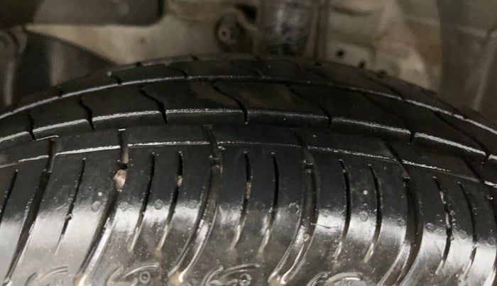 2014 Honda Amaze 1.2L I-VTEC S, Petrol, Manual, 55,014 km, Left Front Tyre Tread