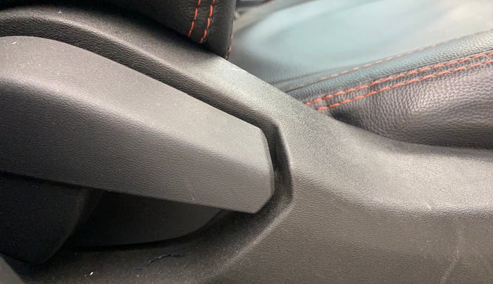 2021 Nissan MAGNITE XL, Petrol, Manual, 20,647 km, Driver Side Adjustment Panel