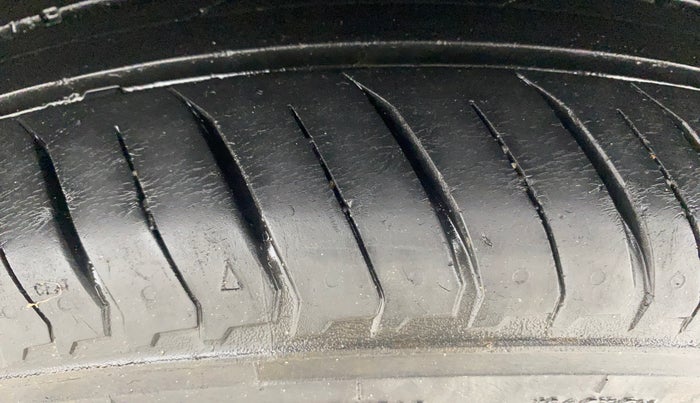 2021 Nissan MAGNITE XL, Petrol, Manual, 20,647 km, Left Rear Tyre Tread