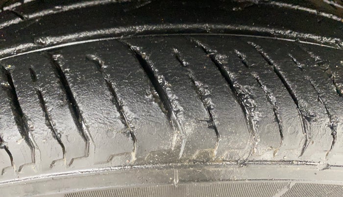 2021 Nissan MAGNITE XL, Petrol, Manual, 20,647 km, Right Front Tyre Tread