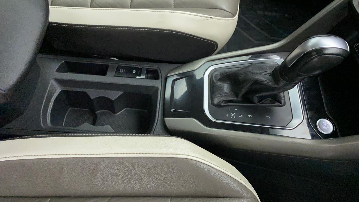 2019 Volkswagen T-ROC PETROL AUTOMATIC, Petrol, Automatic, 34,582 km, Gear Lever