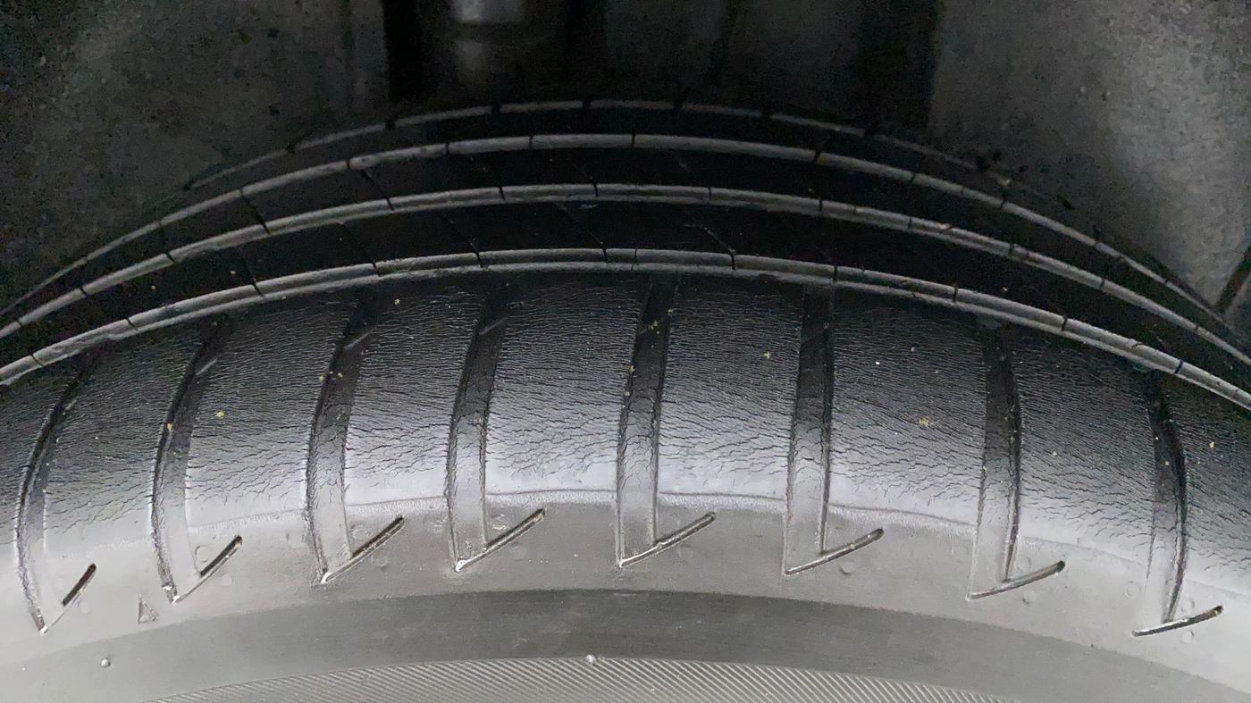 2019 Volkswagen T-ROC PETROL AUTOMATIC, Petrol, Automatic, 34,582 km, Right Rear Tyre Tread