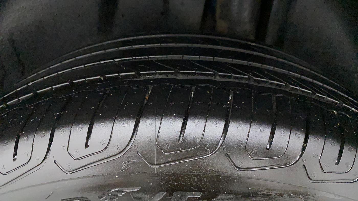 2019 Volkswagen T-ROC PETROL AUTOMATIC, Petrol, Automatic, 34,582 km, Left Rear Tyre Tread