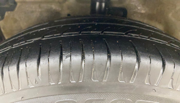 2015 Maruti Celerio VXI AMT, Petrol, Automatic, 1,13,746 km, Left Front Tyre Tread
