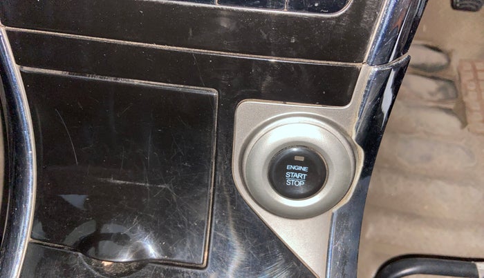 2020 Mahindra XUV500 W7, Diesel, Manual, 30,379 km, Keyless Start/ Stop Button