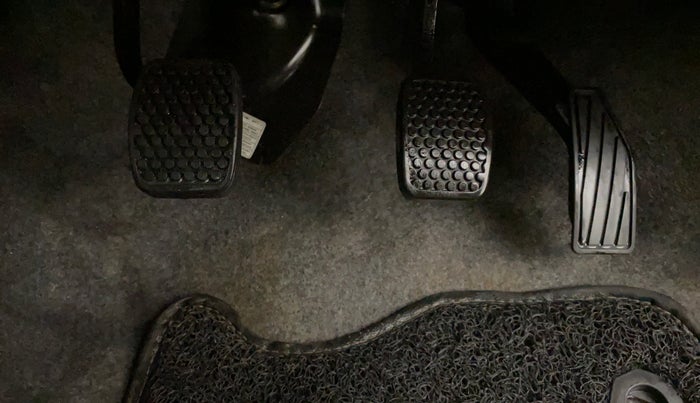 2020 Maruti Alto LXI, CNG, Manual, 18,574 km, Pedals