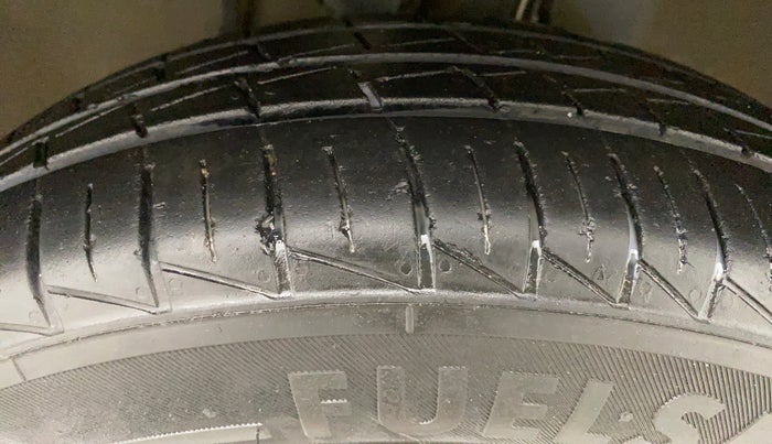 2020 Maruti Alto LXI, CNG, Manual, 18,574 km, Right Front Tyre Tread