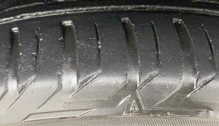 2022 Jeep Compass MODEL S (O) 2.0 DIESEL, Diesel, Manual, 89,754 km, Right Rear Tyre Tread