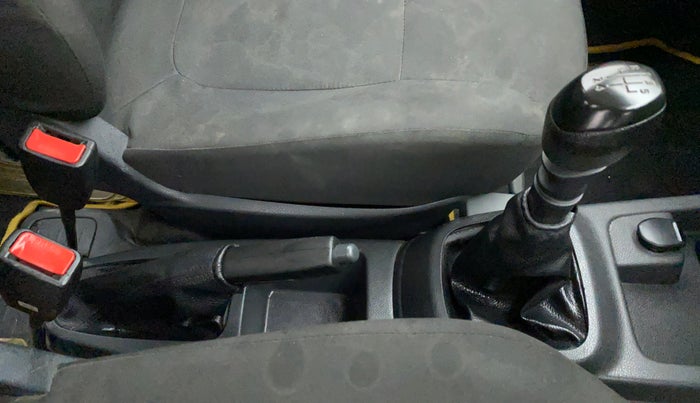 2016 Renault Kwid RXT, Petrol, Manual, 46,585 km, Gear Lever