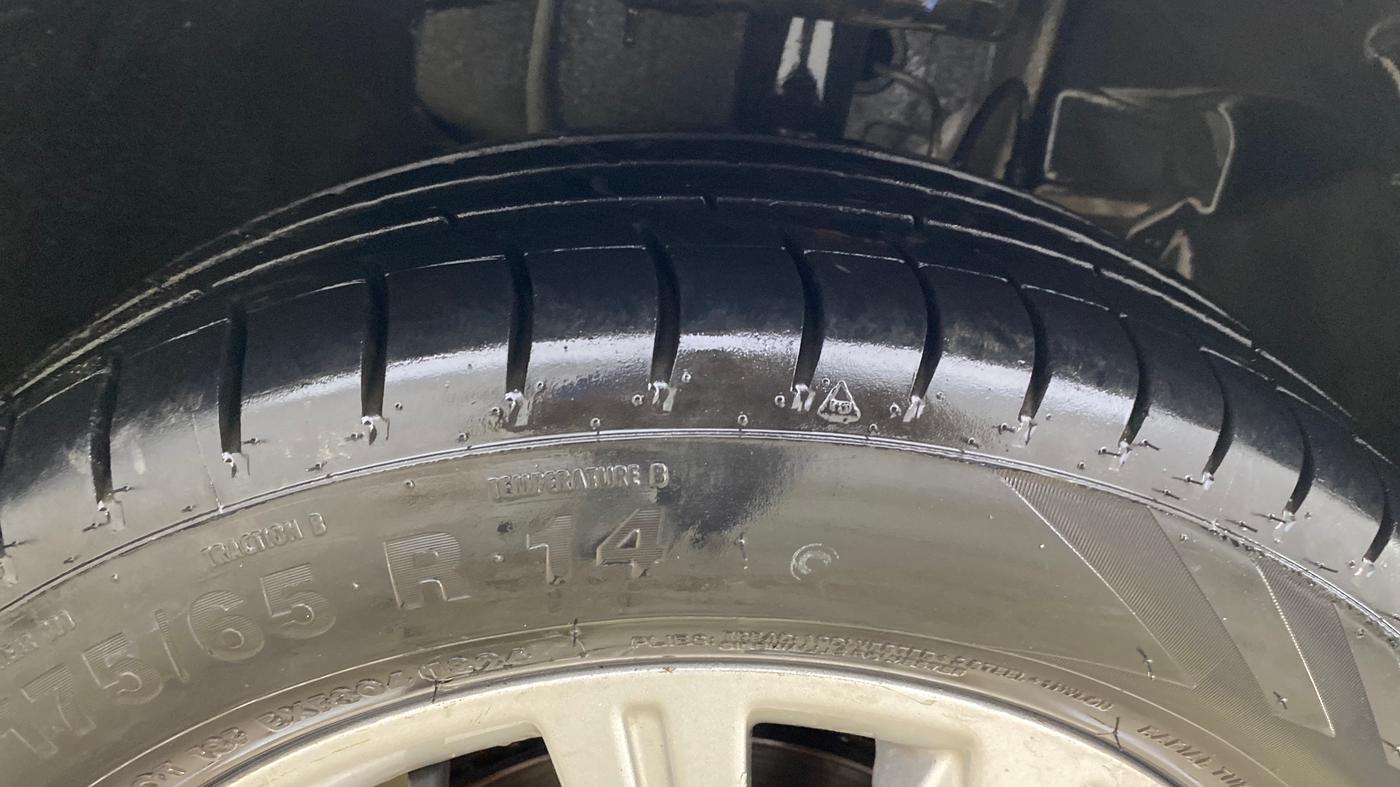 2017 Tata Tiago XZ PETROL, Petrol, Manual, 51,996 km, Right Front Tyre Tread