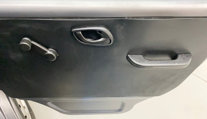 2018 Maruti Eeco 5 STR WITH A/C+HTR, Petrol, Manual, 57,196 km, Driver Side Door Panels Control