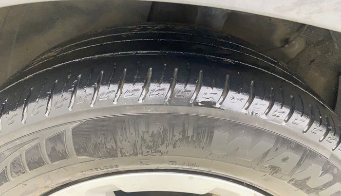 2022 KIA SONET HTK PLUS 1.0 IMT, Petrol, Manual, 38,249 km, Left Front Tyre Tread