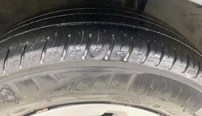 2022 KIA SONET HTK PLUS 1.0 IMT, Petrol, Manual, 38,249 km, Right Front Tyre Tread