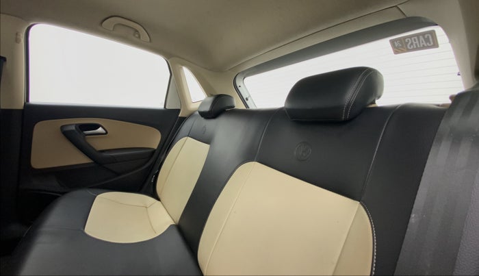 2017 Volkswagen Polo HIGHLINE1.2L, Petrol, Manual, 67,713 km, Right Side Rear Door Cabin